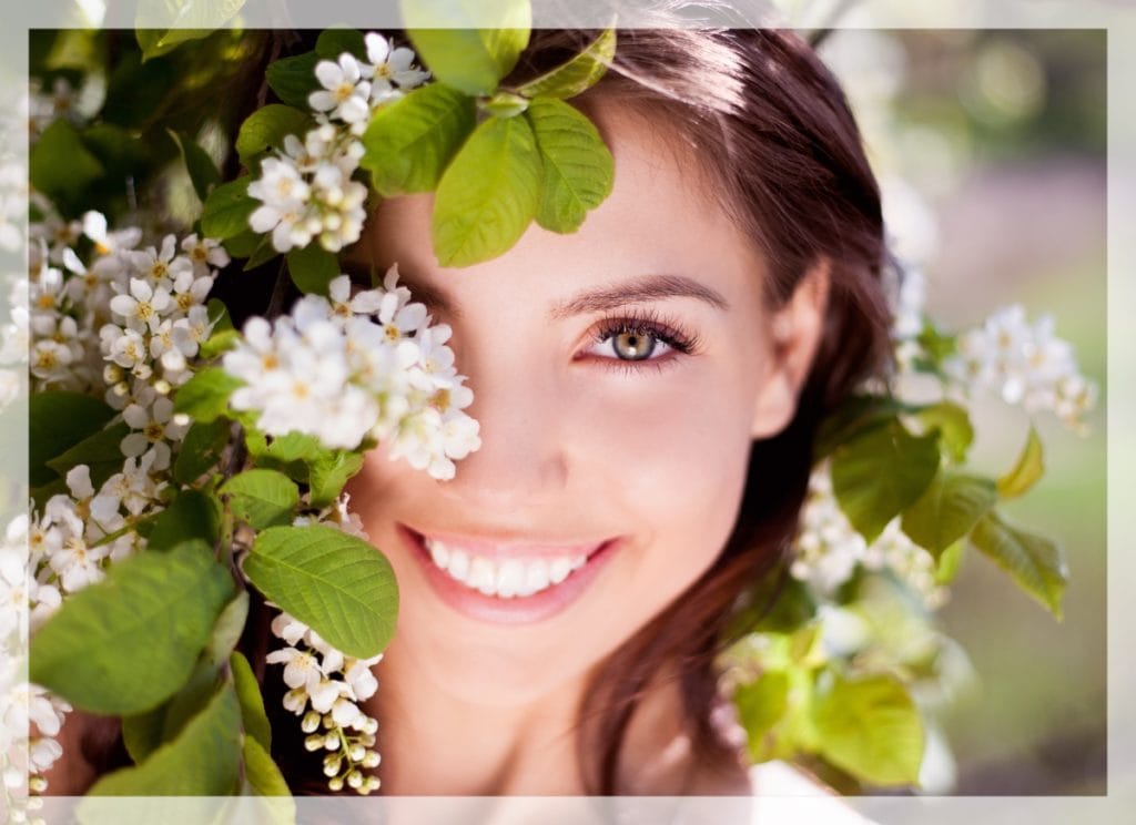 ケイトファンデーション/パウダリースキンメーカー【口コミではカバー力賛美も乾燥は避けられないとも】