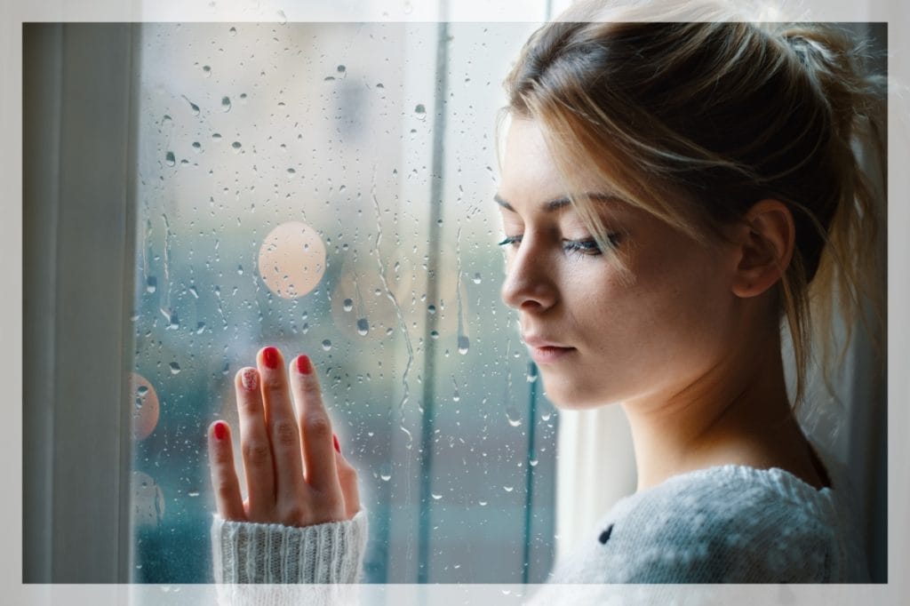 ケイトファンデーション/パウダリースキンメーカー【使い方は顔に沿わせてなじませる！】